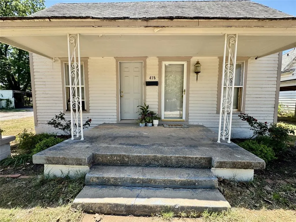 Photo 4 — 418 W Pierce Street, Mangum, OK 73554
