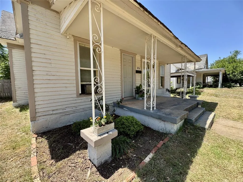 Photo 5 — 418 W Pierce Street, Mangum, OK 73554