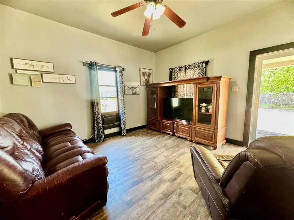 Photo 13 — 418 W Pierce Street, Mangum, OK 73554