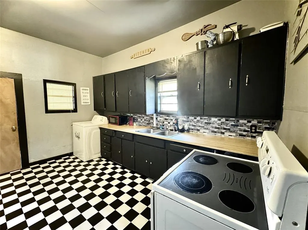 Photo 26 — 418 W Pierce Street, Mangum, OK 73554
