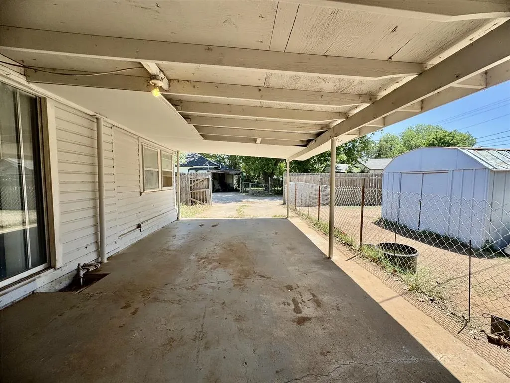 Photo 37 — 418 W Pierce Street, Mangum, OK 73554