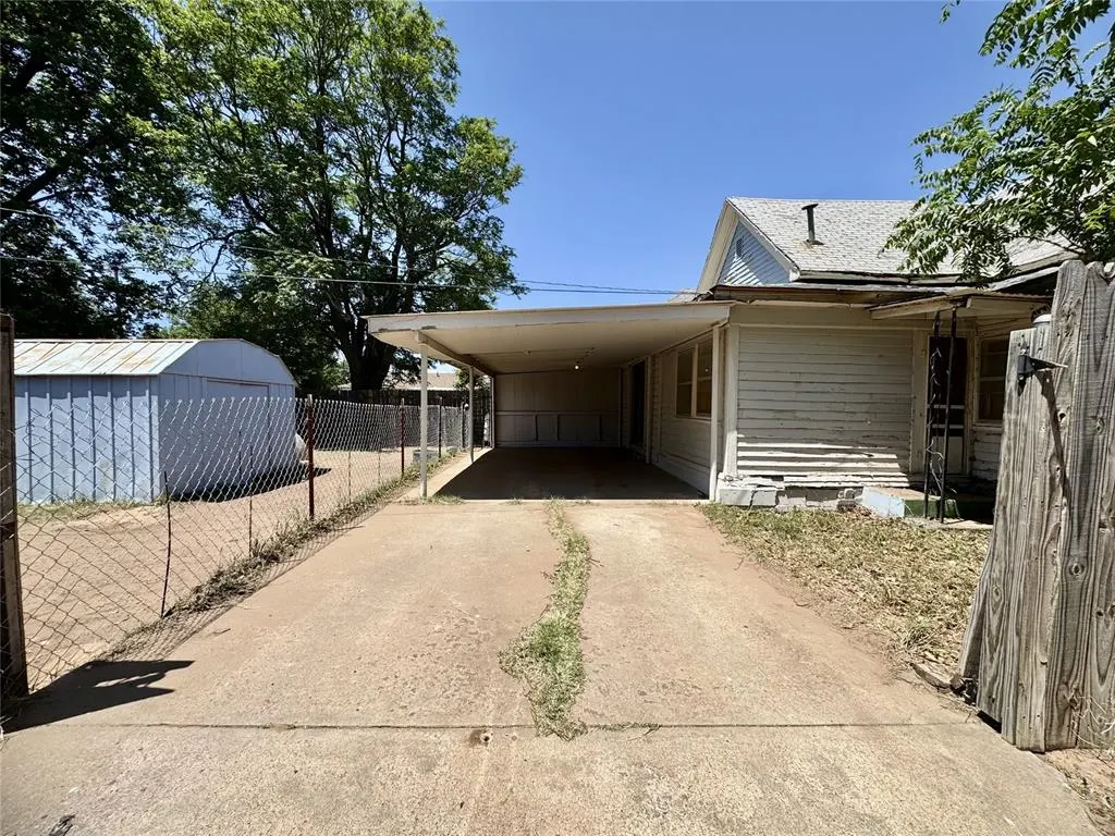 Photo 38 — 418 W Pierce Street, Mangum, OK 73554
