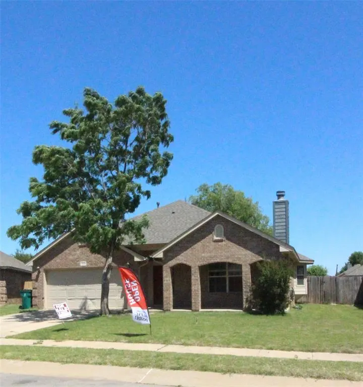 Front exterior — 2404 Rookhaven Lane, Yukon, OK 73099