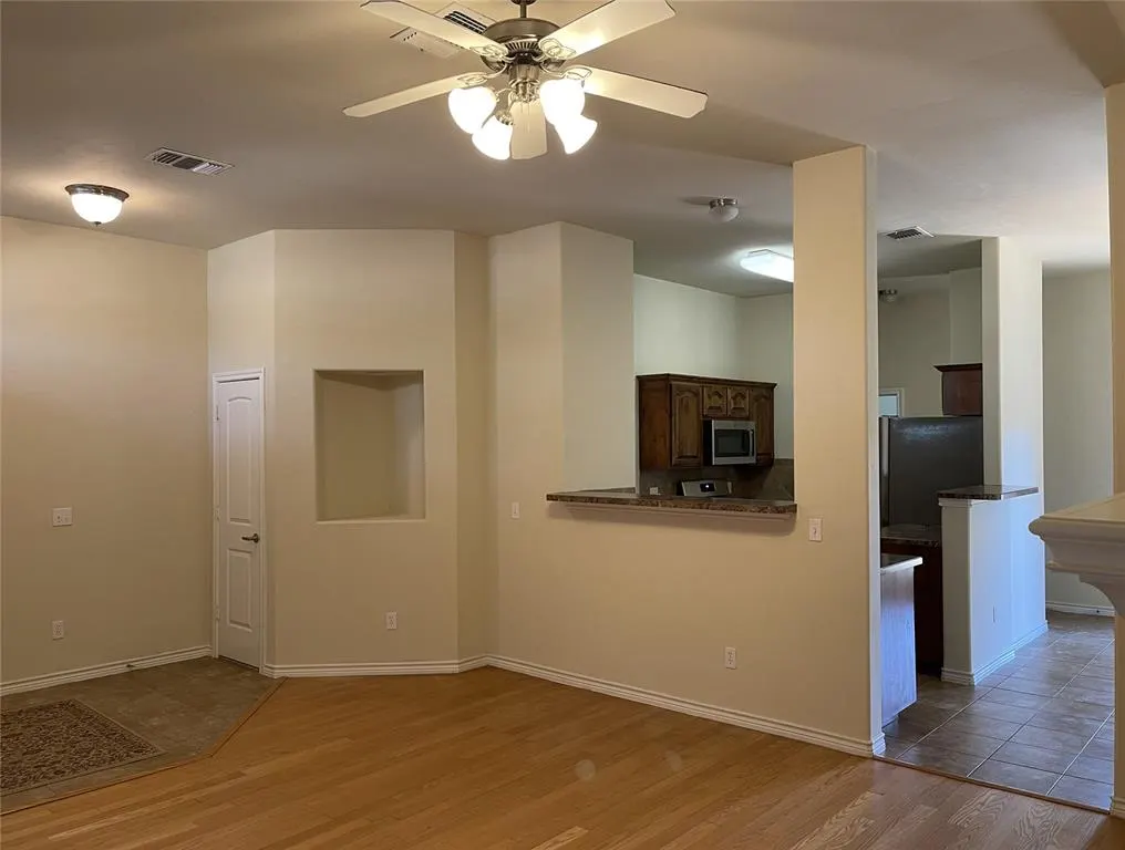 Photo 13 — 2404 Rookhaven Lane, Yukon, OK 73099