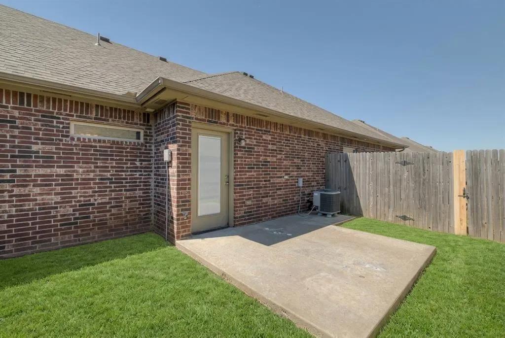 Photo 26 — 909 SW 92nd Street, Oklahoma City, OK 73139