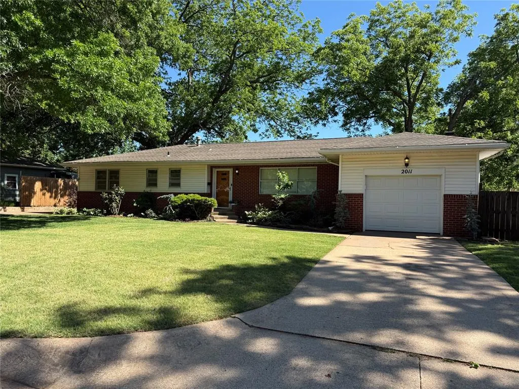 Front exterior — 2011 W 10th Avenue, Stillwater, OK 74074