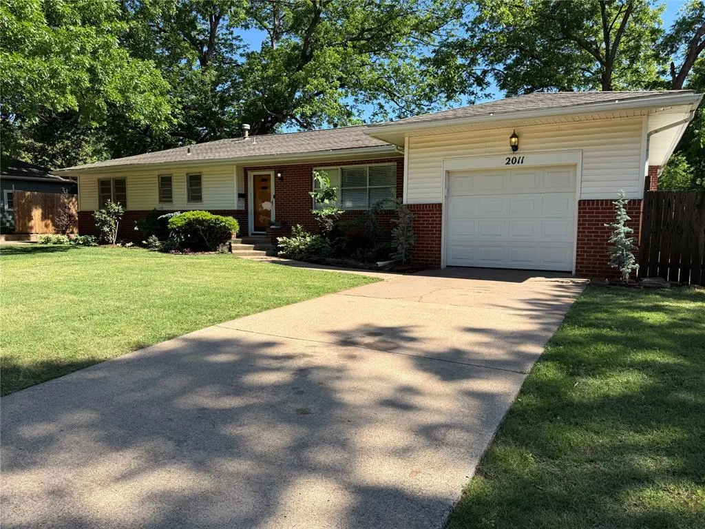 Photo 2 — 2011 W 10th Avenue, Stillwater, OK 74074