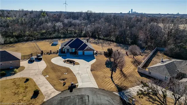Photo 3 — 3809 Kings Court, Oklahoma City, OK 73121