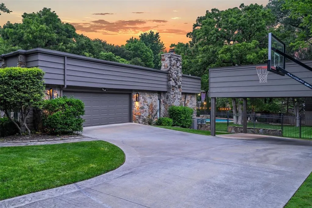 Photo 3 — 3409 Carriage Way, Edmond, OK 73013