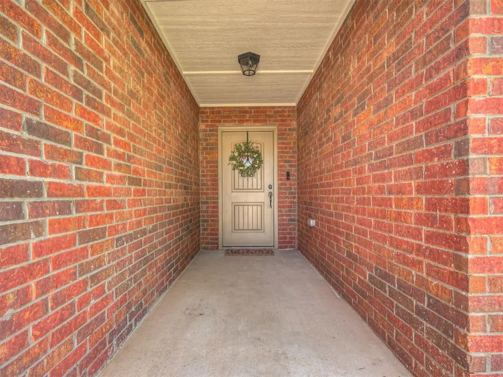 Photo 4 — 6508 Bent Wood Drive, Oklahoma City, OK 73169