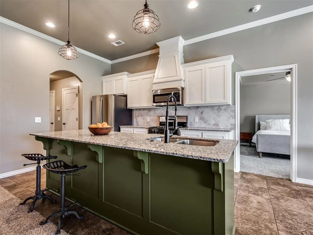 Photo 9 — 6508 Bent Wood Drive, Oklahoma City, OK 73169
