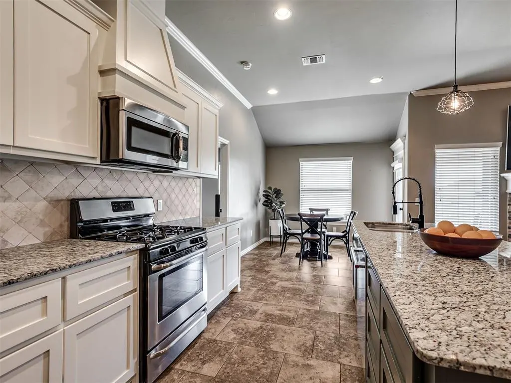 Photo 11 — 6508 Bent Wood Drive, Oklahoma City, OK 73169
