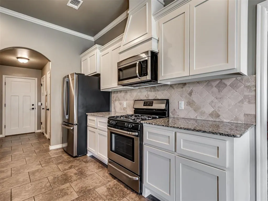 Photo 13 — 6508 Bent Wood Drive, Oklahoma City, OK 73169