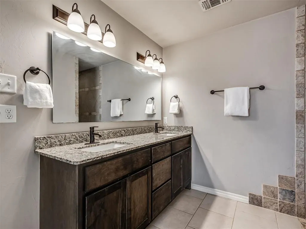 Photo 18 — 6508 Bent Wood Drive, Oklahoma City, OK 73169