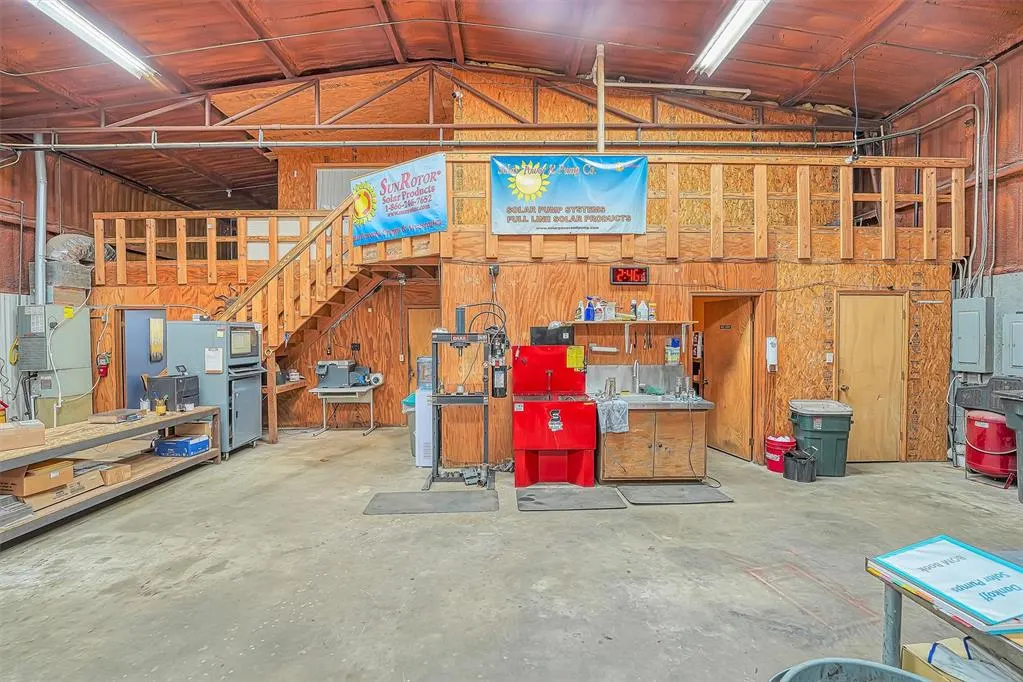 Photo 15 — 301 W 12th Street, Elk City, OK 73644
