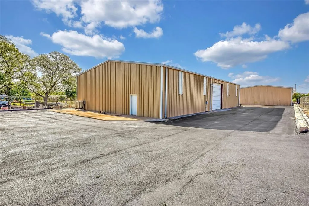Photo 43 — 301 W 12th Street, Elk City, OK 73644