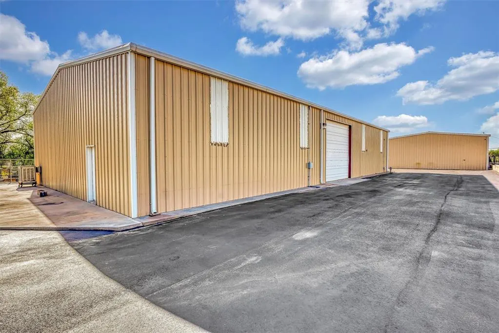 Photo 44 — 301 W 12th Street, Elk City, OK 73644
