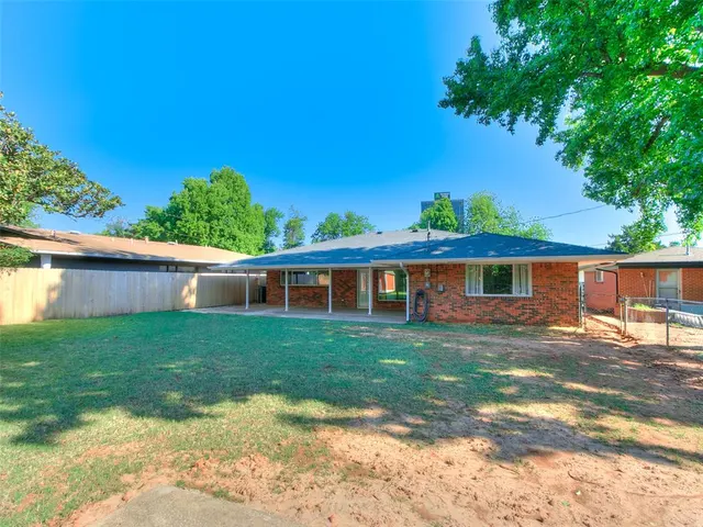 Photo 6 — 2020 NW 47th Street, Oklahoma City, OK 73118