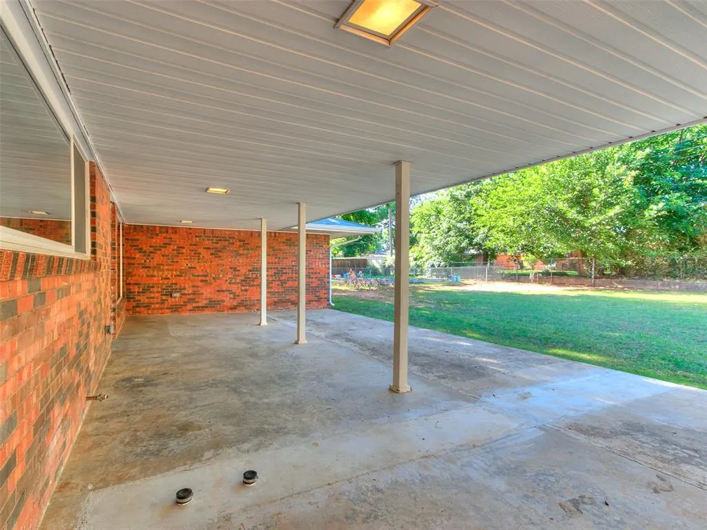 Photo 7 — 2020 NW 47th Street, Oklahoma City, OK 73118