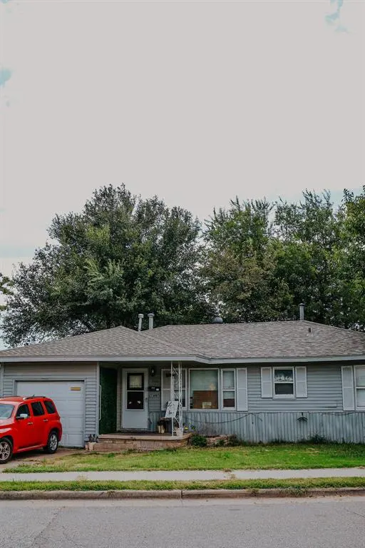 Photo 2 — 938 SW 58 Street Address : 938 1/2  (rear), Oklahoma City, OK 73109