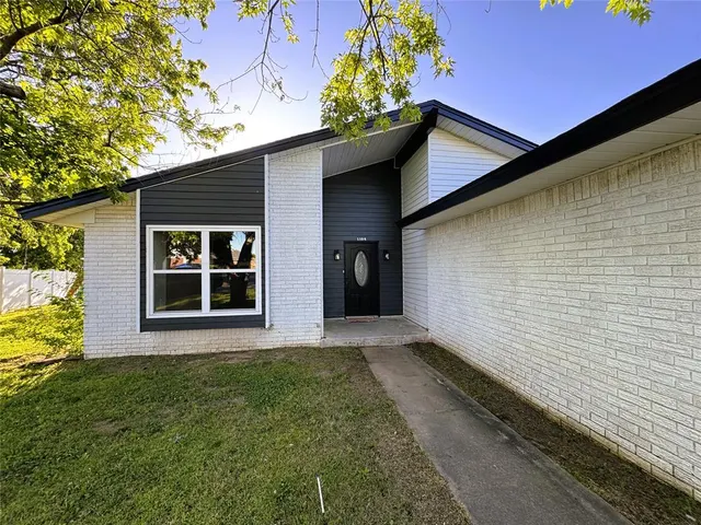 Photo 3 — 1108 Holly Court, Seminole, OK 74868