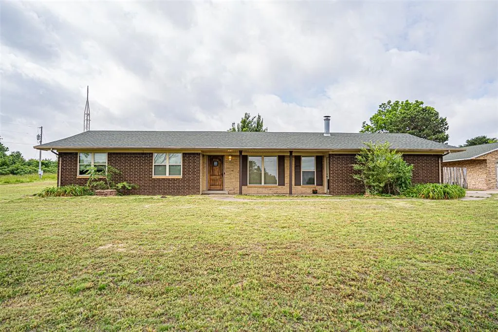 Photo 4 — 25189 N Wilson Road, Henryetta, OK 74437