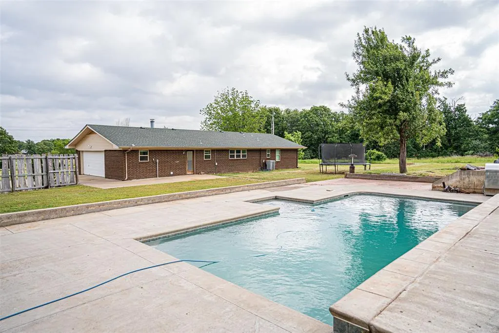 Photo 38 — 25189 N Wilson Road, Henryetta, OK 74437
