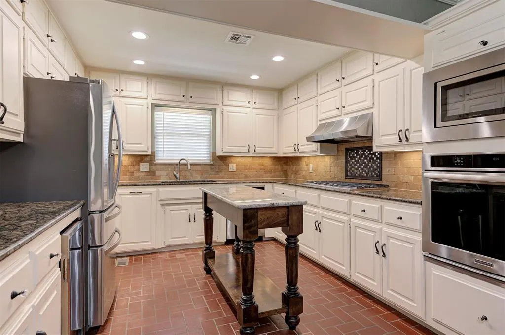 Photo 9 — 3028 Rock Ridge Place, Oklahoma City, OK 73120