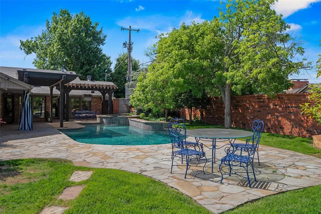 Photo 34 — 1603 Dorchester Drive, Nichols Hills, OK 73120
