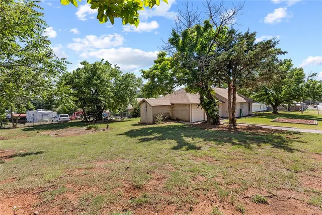 Photo 5 — 212 E 3rd Street, Hydro, OK 73048