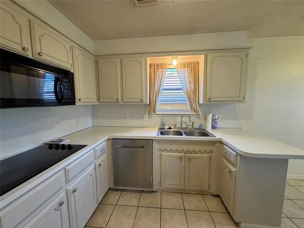 Photo 11 — 1004 Kimberly Court, Seminole, OK 74868