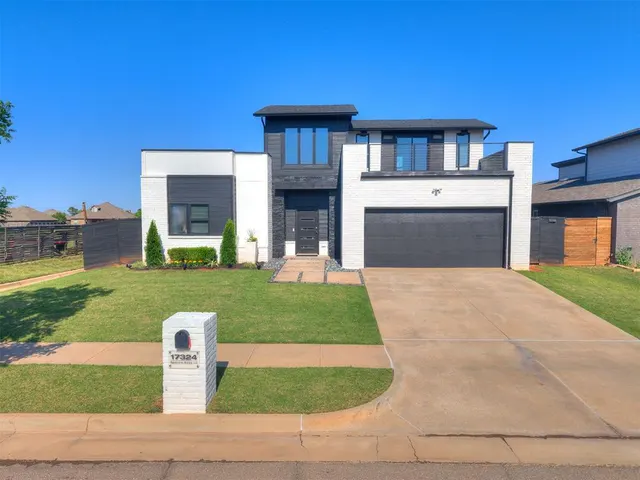 Front exterior — 17324 Sparrow Hawk Lane, Edmond, OK 73012