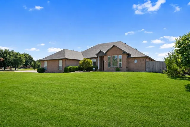 Photo 3 — 1200 Chipper Lane, Edmond, OK 73025