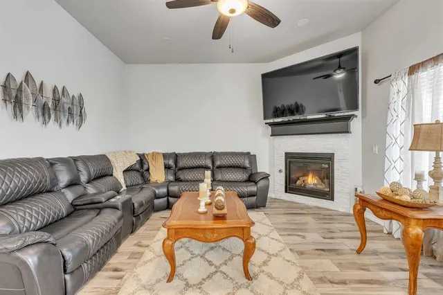 Photo 3 — 9221 NW 91st Street, Yukon, OK 73099