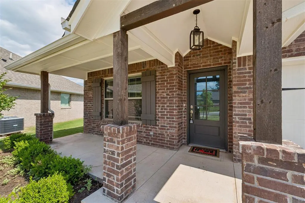 Photo 3 — 8224 Lambert Way, Edmond, OK 73034