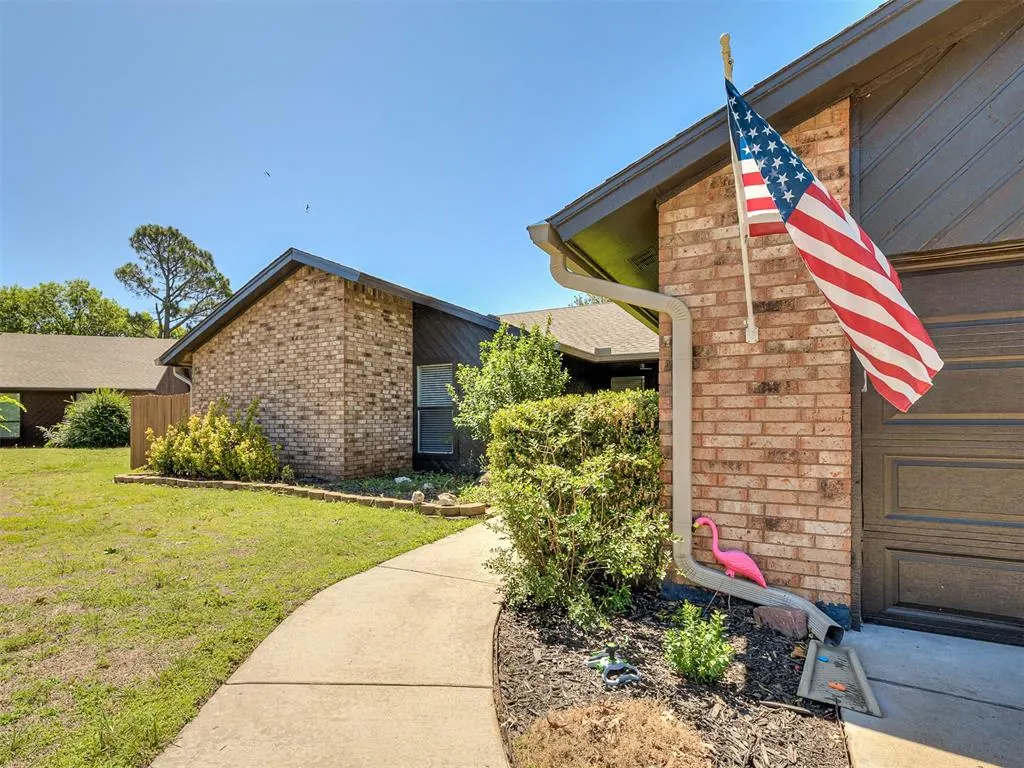 Photo 4 — 1914 Bowling Green Place, Norman, OK 73071