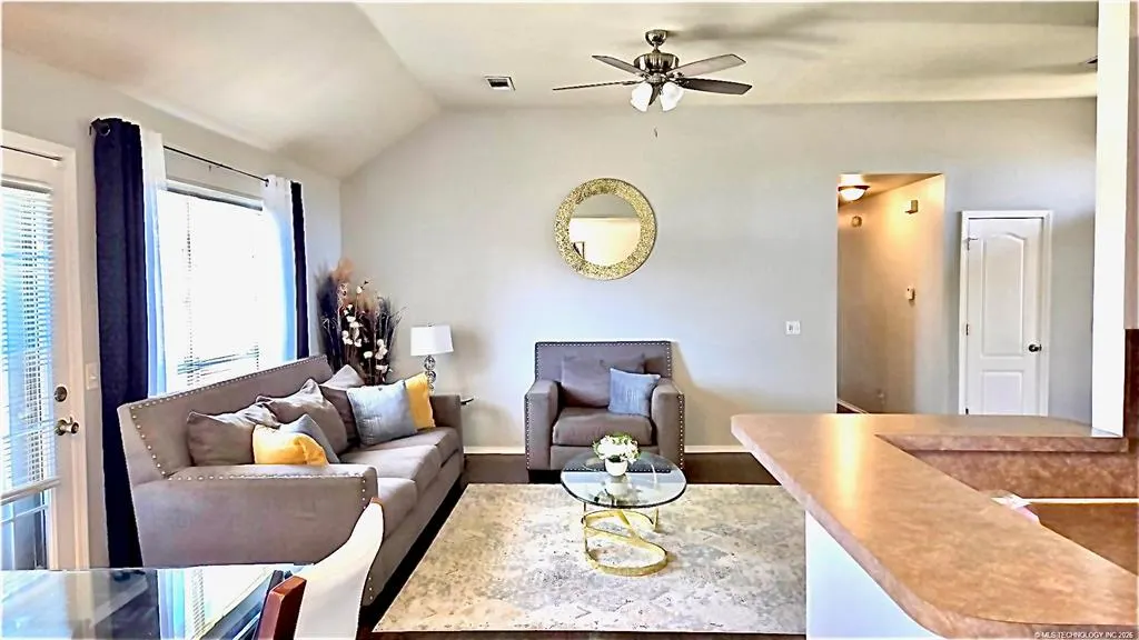 Photo 9 — 19613 E 39th Street, Broken Arrow, OK 74014