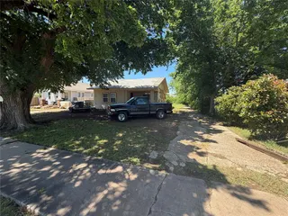 Sold home at 539 SW 30th Street