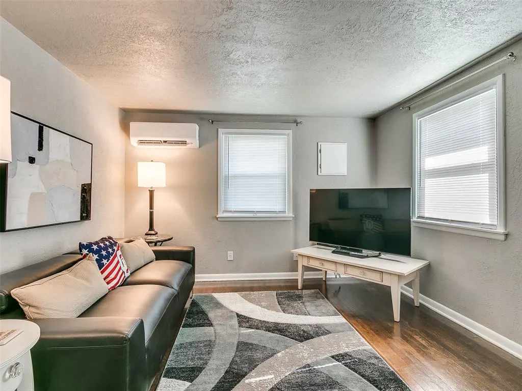Photo 19 — 203 E Brooks Avenue, Norman, OK 73069