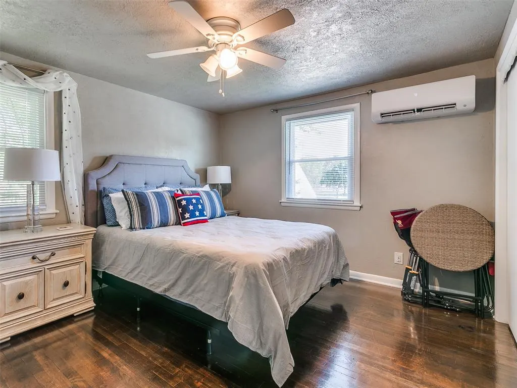 Photo 23 — 203 E Brooks Avenue, Norman, OK 73069