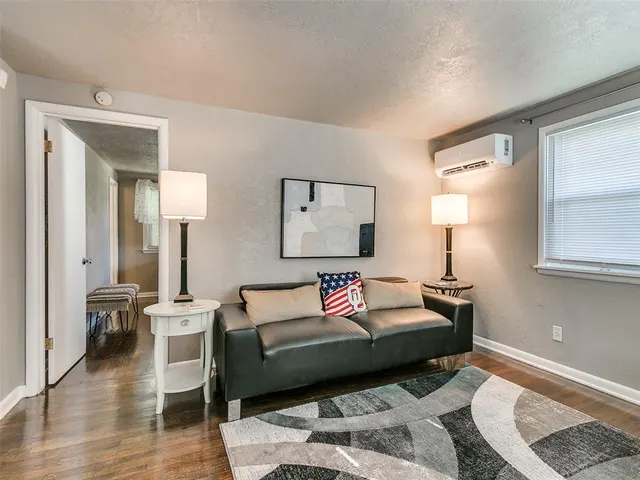 Photo 8 — 203 E Brooks Avenue, Norman, OK 73069