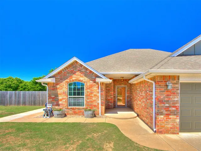 Photo 3 — 807 W Abi Road, Washington, OK 73093