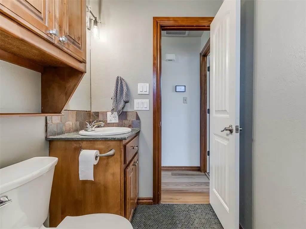Photo 8 — 807 W Abi Road, Washington, OK 73093