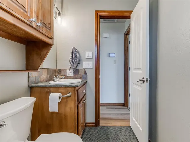 Photo 8 — 807 W Abi Road, Washington, OK 73093