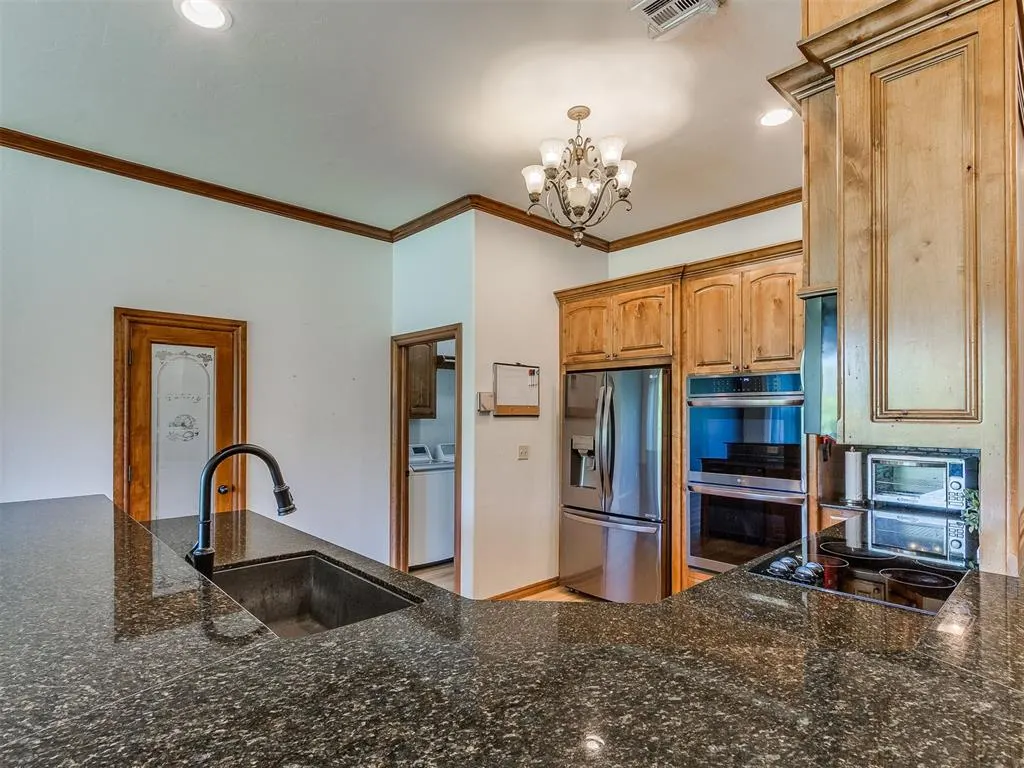 Photo 24 — 807 W Abi Road, Washington, OK 73093