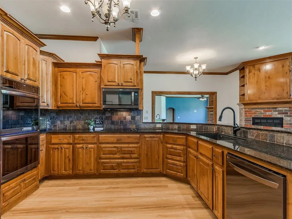 Photo 26 — 807 W Abi Road, Washington, OK 73093