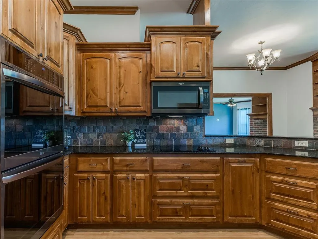 Photo 27 — 807 W Abi Road, Washington, OK 73093