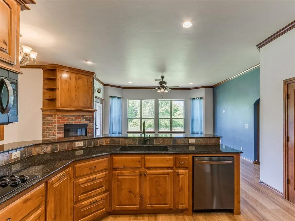 Photo 28 — 807 W Abi Road, Washington, OK 73093