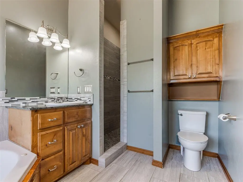 Photo 39 — 807 W Abi Road, Washington, OK 73093