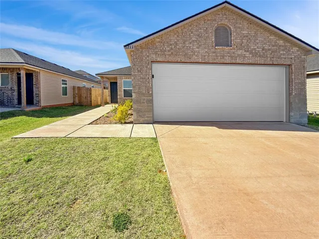 Front exterior — 1211 Clydesdale Drive, Guthrie, OK 73044